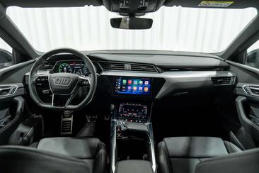 Audi Q8 E-tron Sportback Advanced 55 — photo 12