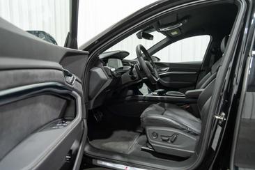 Audi Q8 E-tron Sportback Advanced 55 — photo 14