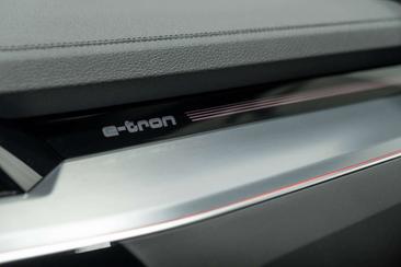 Audi Q8 E-tron Competition 55 — photo 44