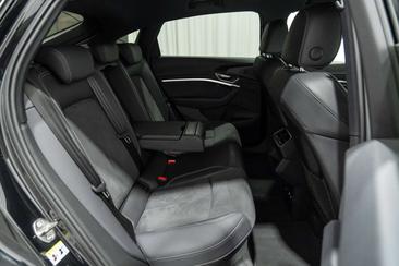 Audi Q8 E-tron Sportback Advanced 55 — photo 19