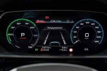 Audi Q8 E-tron Sportback Advanced 55 — photo 31