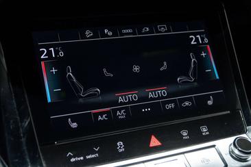 Audi Q8 E-tron Sportback Advanced 55 — photo 34