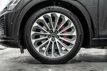 Audi Q8 E-tron Sportback Advanced 55 — photo 47