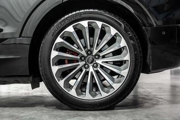 Audi Q8 E-tron Sportback Advanced 55 — photo 48
