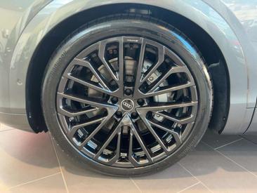 Audi Q7 S Line TDI — photo 10