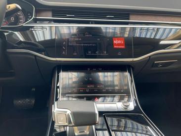 Audi A8 55 TFSI — photo 10