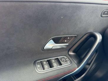 Mercedes CLA 200 Night Edition — photo 11