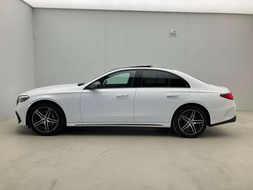 Mercedes Classe E 300 Night Edition — photo 9