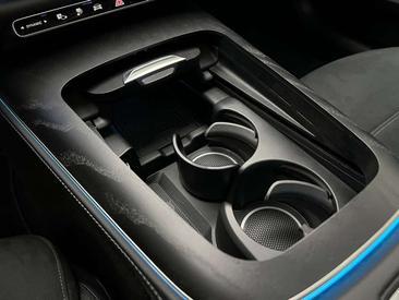 Mercedes Classe E 300 Night Edition — photo 19