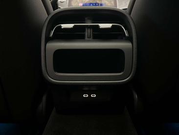 Mercedes Classe E 300 Night Edition — photo 26