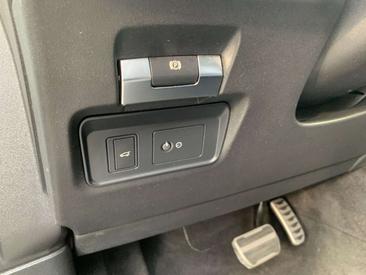 Land Rover Discovery Sport R-Dynamic SE AWD ACC + AHZV — photo 20