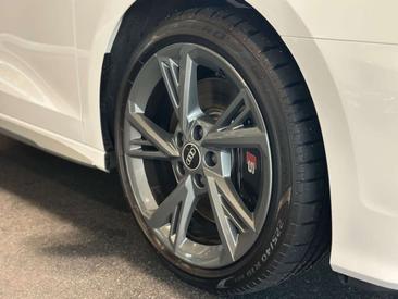 Audi S3 Sportback TFSI — photo 18