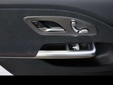 Mercedes CLA 200 Night Edition — photo 12