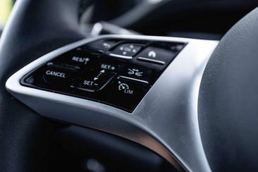 Mercedes EQE 350 — photo 18