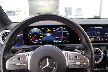 Mercedes Classe A 200 Night Edition — photo 8