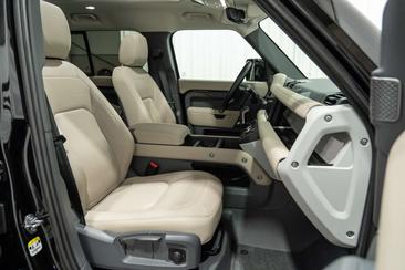 Land Rover Defender 110 D250 S Black Pack Panodak Luchtvering Keyless Noir — photo 17