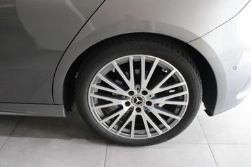 Mercedes Classe A 200 Night Edition — photo 12