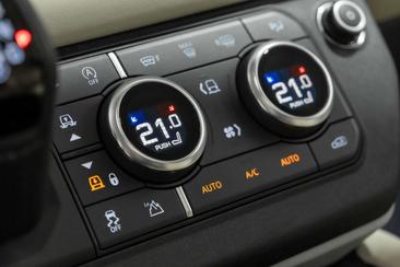 Land Rover Defender 110 D250 S Black Pack Panodak Luchtvering Keyless Noir — photo 29