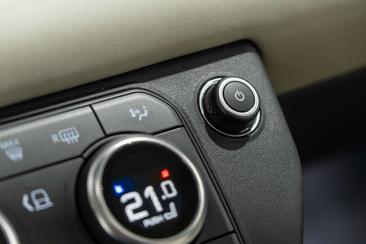 Land Rover Defender 110 D250 S Black Pack Panodak Luchtvering Keyless Noir — photo 30