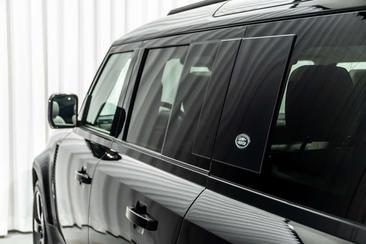 Land Rover Defender 110 D250 S Black Pack Panodak Luchtvering Keyless Noir — photo 44