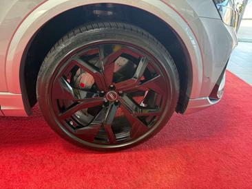 Audi RSQ8 4.0 TFSI — photo 6