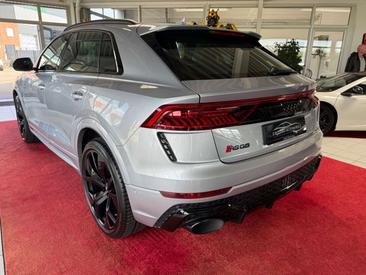Audi RSQ8 4.0 TFSI — photo 10