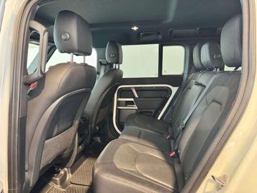 Land Rover Defender 110 X-Dynamic SE 3.0D I6 200 CV — photo 13
