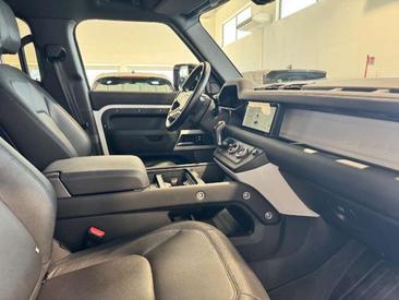 Land Rover Defender 110 X-Dynamic SE 3.0D I6 200 CV — photo 16