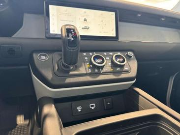 Land Rover Defender 110 X-Dynamic SE 3.0D I6 200 CV — photo 20