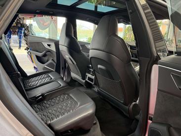 Audi RSQ8 4.0 TFSI — photo 18