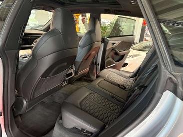 Audi RSQ8 4.0 TFSI — photo 19