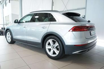 Audi Q8 55 TFSI — photo 3