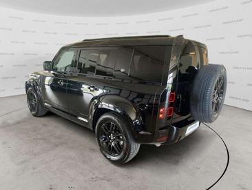 Land Rover Defender 110 SE 7 POSTI 3.0D I6 200 CV AWD Auto — photo 11