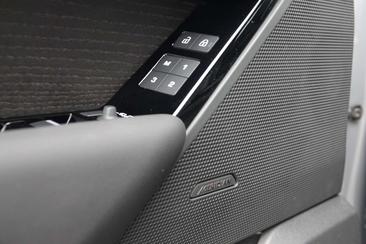 Land Rover Range Rover Velar R-Dynamic HSE 2.0 P400e — photo 5