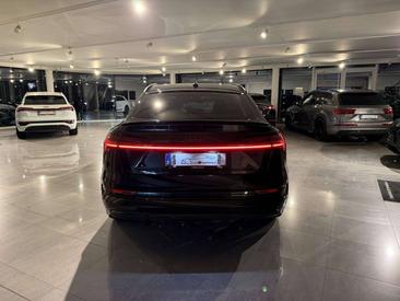 Audi SQ8 E-tron Sportback — photo 2