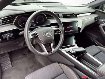 Audi E-tron S Line 50 — photo 9