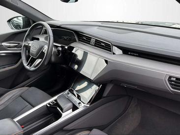 Audi E-tron S Line 50 — photo 11