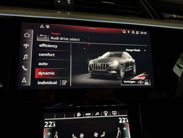 Audi SQ8 E-tron Sportback — photo 17