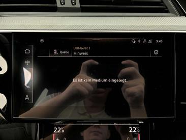 Audi E-tron S Line 50 — photo 17