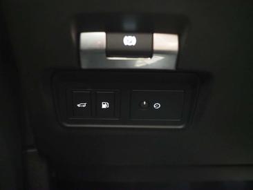 Land Rover Range Rover Evoque P300e AWD SE — photo 21