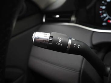 Land Rover Range Rover Evoque P300e AWD SE — photo 22