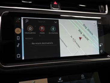 Land Rover Range Rover Evoque P300e AWD SE — photo 28
