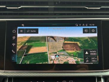 Audi Q7 S Line 30 TDI — photo 15