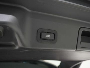 Land Rover Range Rover Evoque P300e AWD SE — photo 41