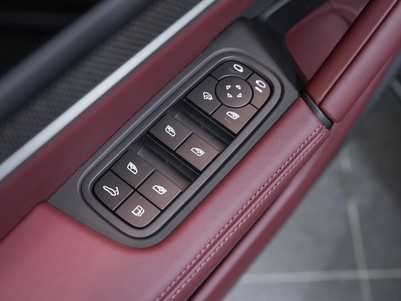 Porsche Cayenne III ph2 E-Hybrid - 2025 - Joinsteer - #30