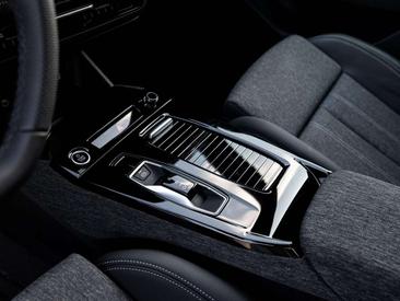 Audi Q6 E-tron S Line Performance — photo 17