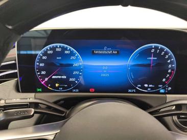Mercedes Classe E53 AMG 53 Night Edition — photo 11