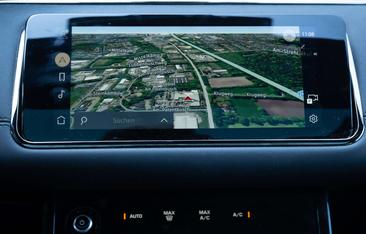 Land Rover Range Rover Evoque P200 — photo 21