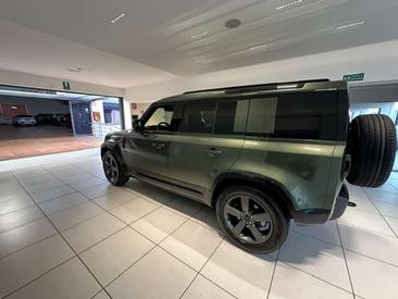 Land Rover Defender 110 X-Dynamic SE Awd 3.0d Mhev 200cv Auto — photo 9