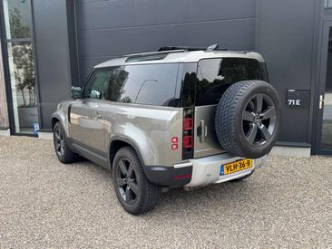 Land Rover Defender 90 SE Commercial 3.0 6 Cilinder D250 — photo 3